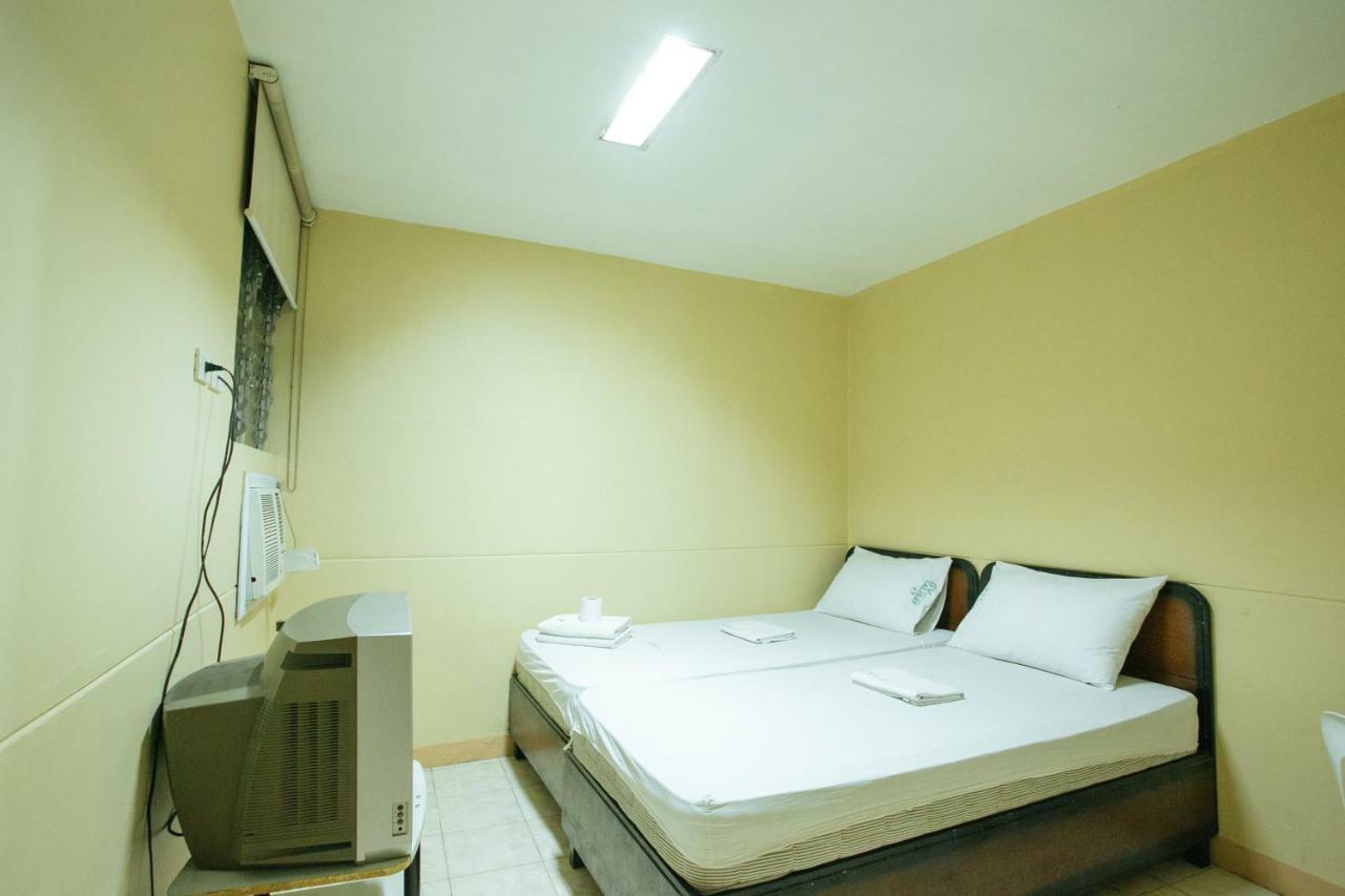 Gv Hotel - Talisay City Esterno foto