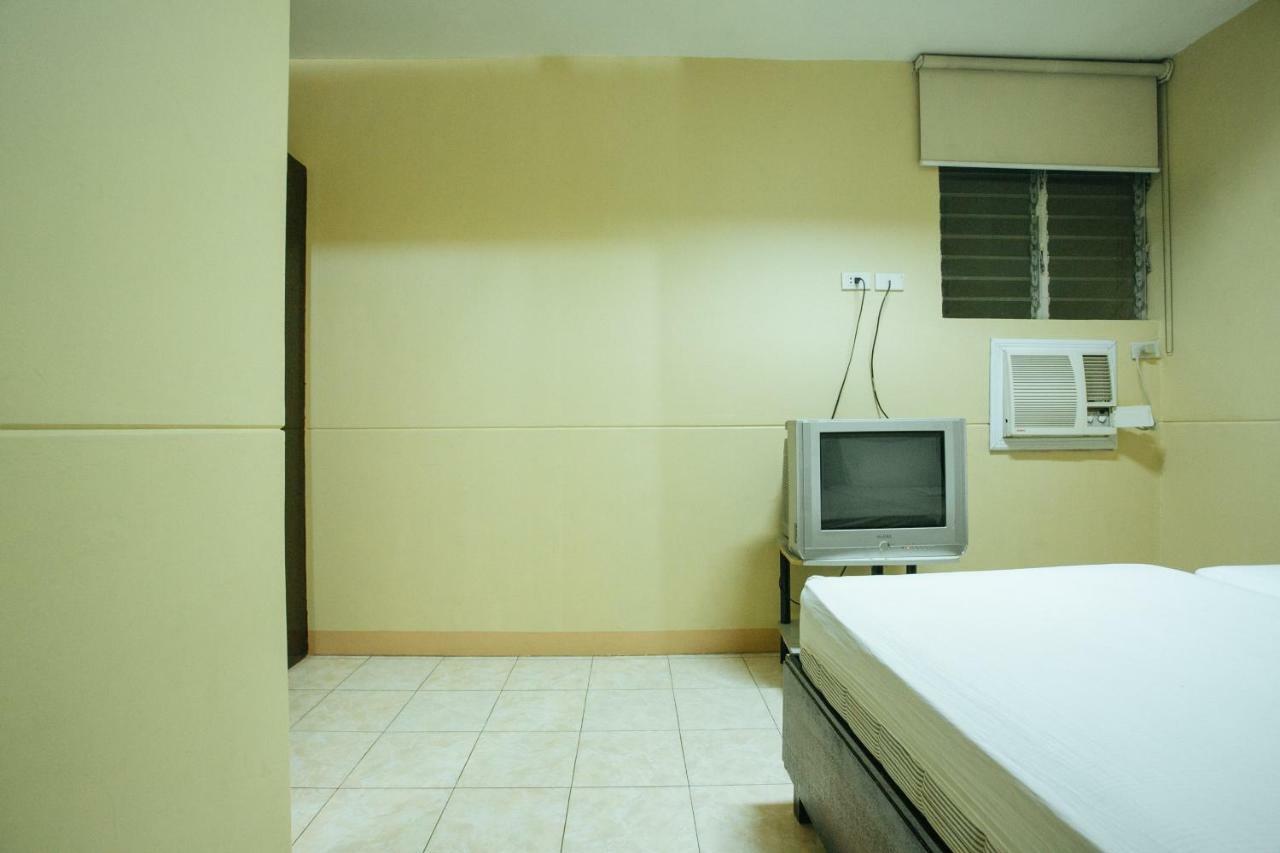 Gv Hotel - Talisay City Esterno foto