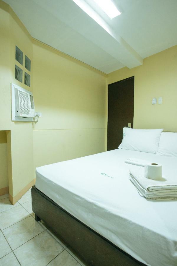 Gv Hotel - Talisay City Esterno foto