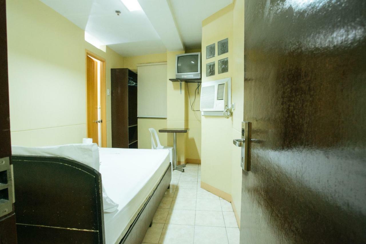 Gv Hotel - Talisay City Esterno foto