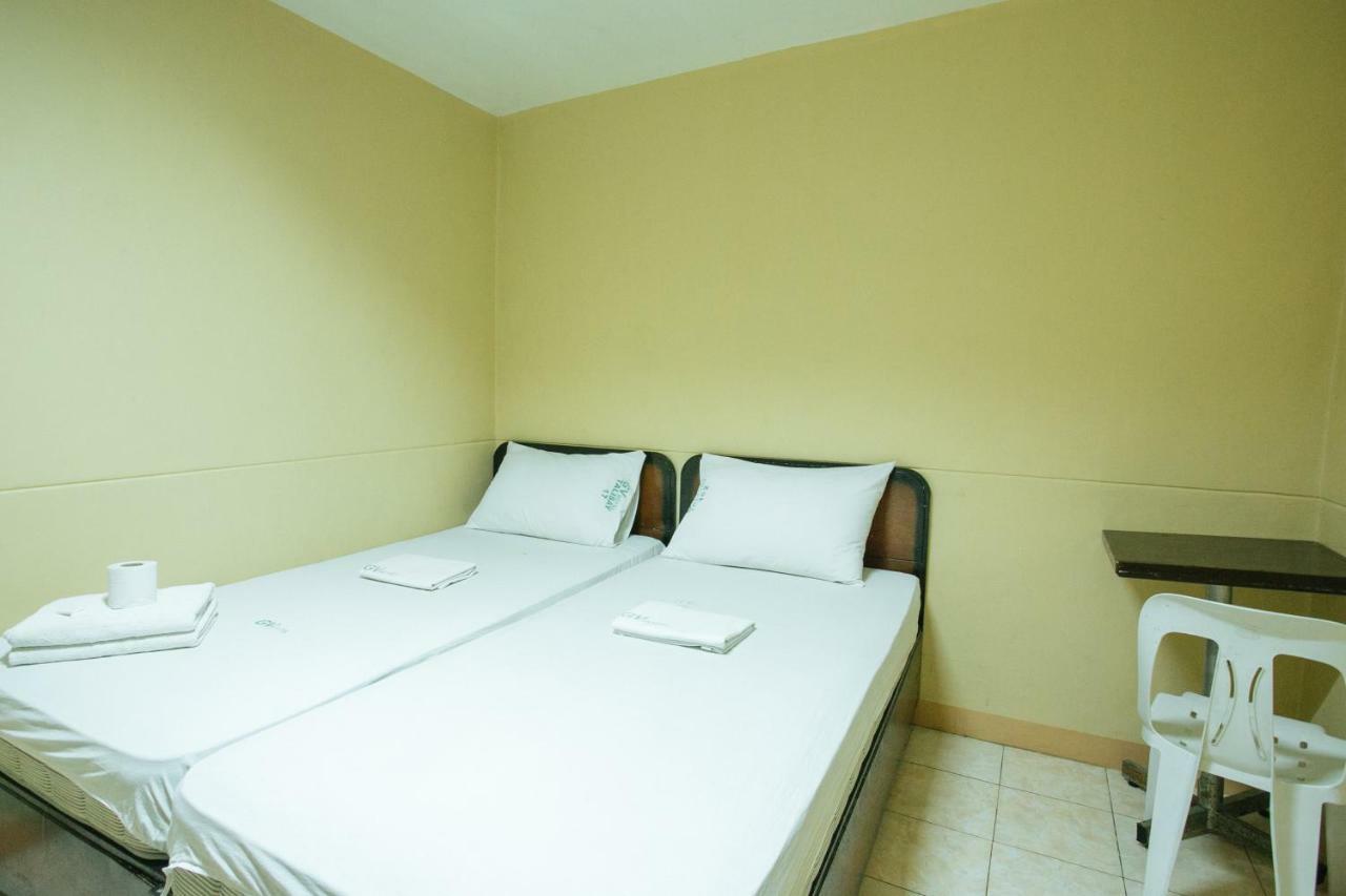 Gv Hotel - Talisay City Esterno foto