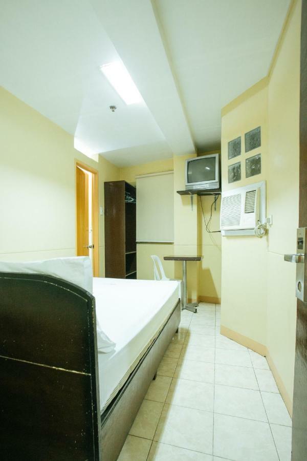 Gv Hotel - Talisay City Esterno foto