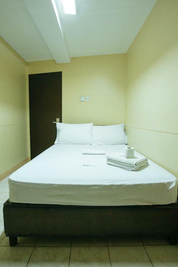 Gv Hotel - Talisay City Esterno foto