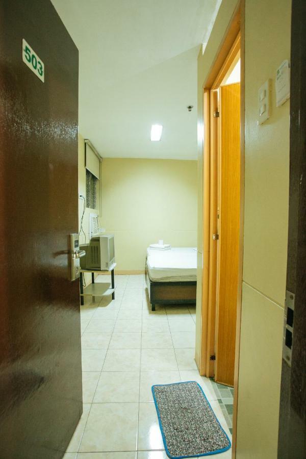 Gv Hotel - Talisay City Esterno foto